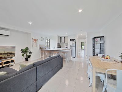 23 Sharp Crescent, Branyan
