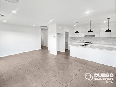 36 Sea Crescent, Dubbo
