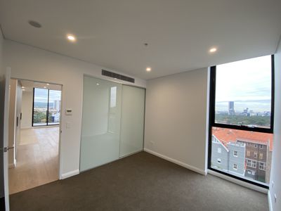 813 / 5 Maple Tree Road, Westmead