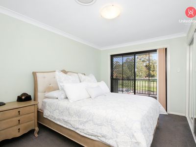 2 / 5 Lang Road, Casula