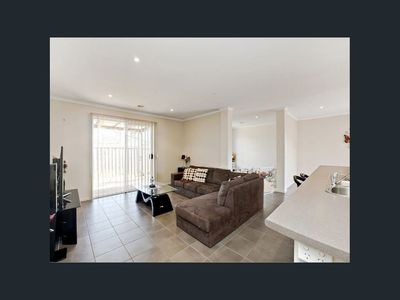 25 Giselle Grove, Tarneit