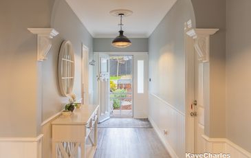 10 Cowdray Crescent, Officer