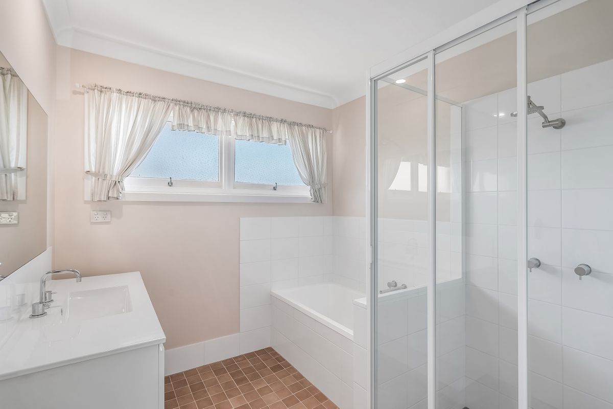 16 Eden Place, Girards Hill