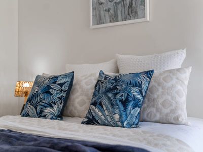 27 Captain Cook Close, Arundel