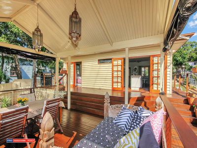 10 Queen Street, Blackstone