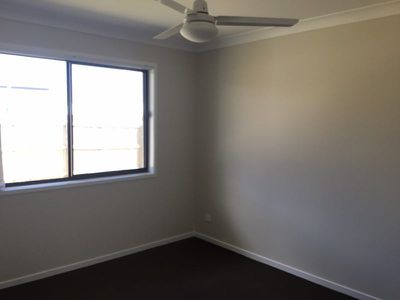 2 / 5 Corack Ave, Cambooya