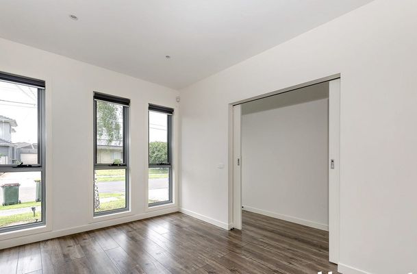 3 / 9 Boort Street, Dallas