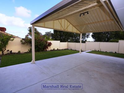 2b Lucine Court, Heathridge