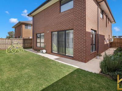 33 Charlwood Promenade, Werribee