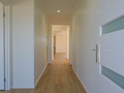 102 Buckingham Boulevard, Strathtulloh