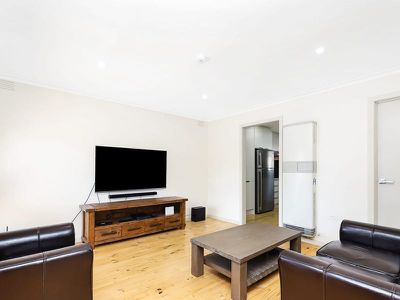 1 / 16 Callander Road, Pascoe Vale