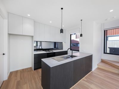 2 / 4 Anderson Street, Ascot Vale