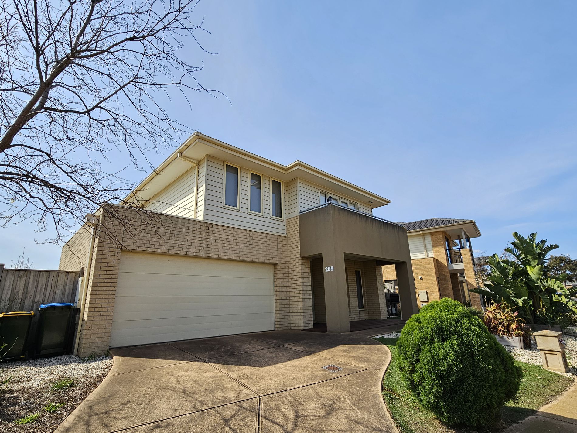 209 Sanctuary Lakes South Boulevard, Point Cook