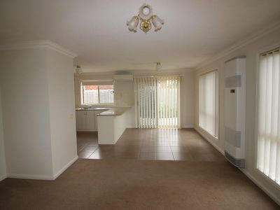 1 / 71 Matthews Road, Lovely Banks