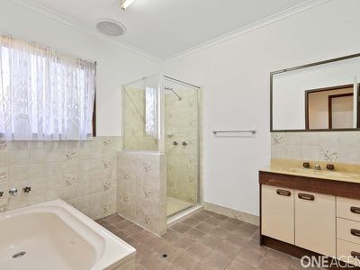 6 Trisha Court, Scarness