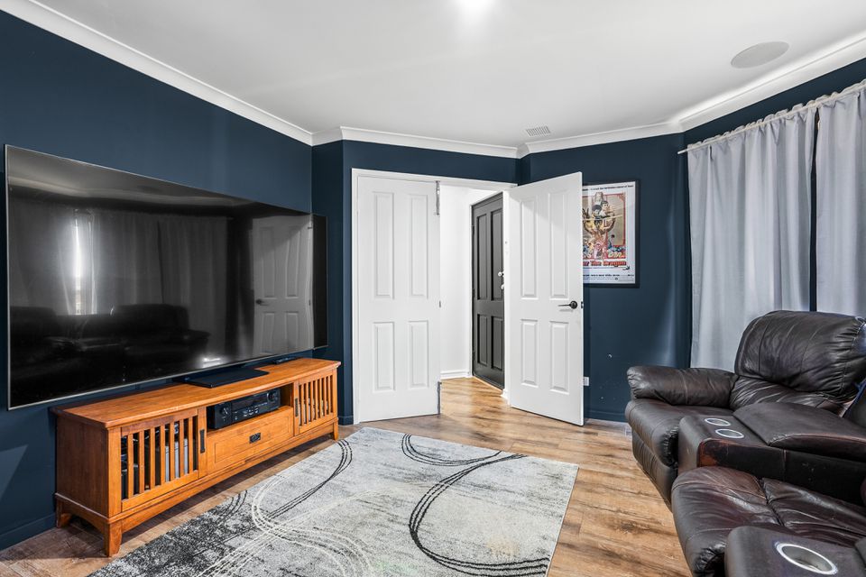 24 MANLY CRESCENT, Warnbro