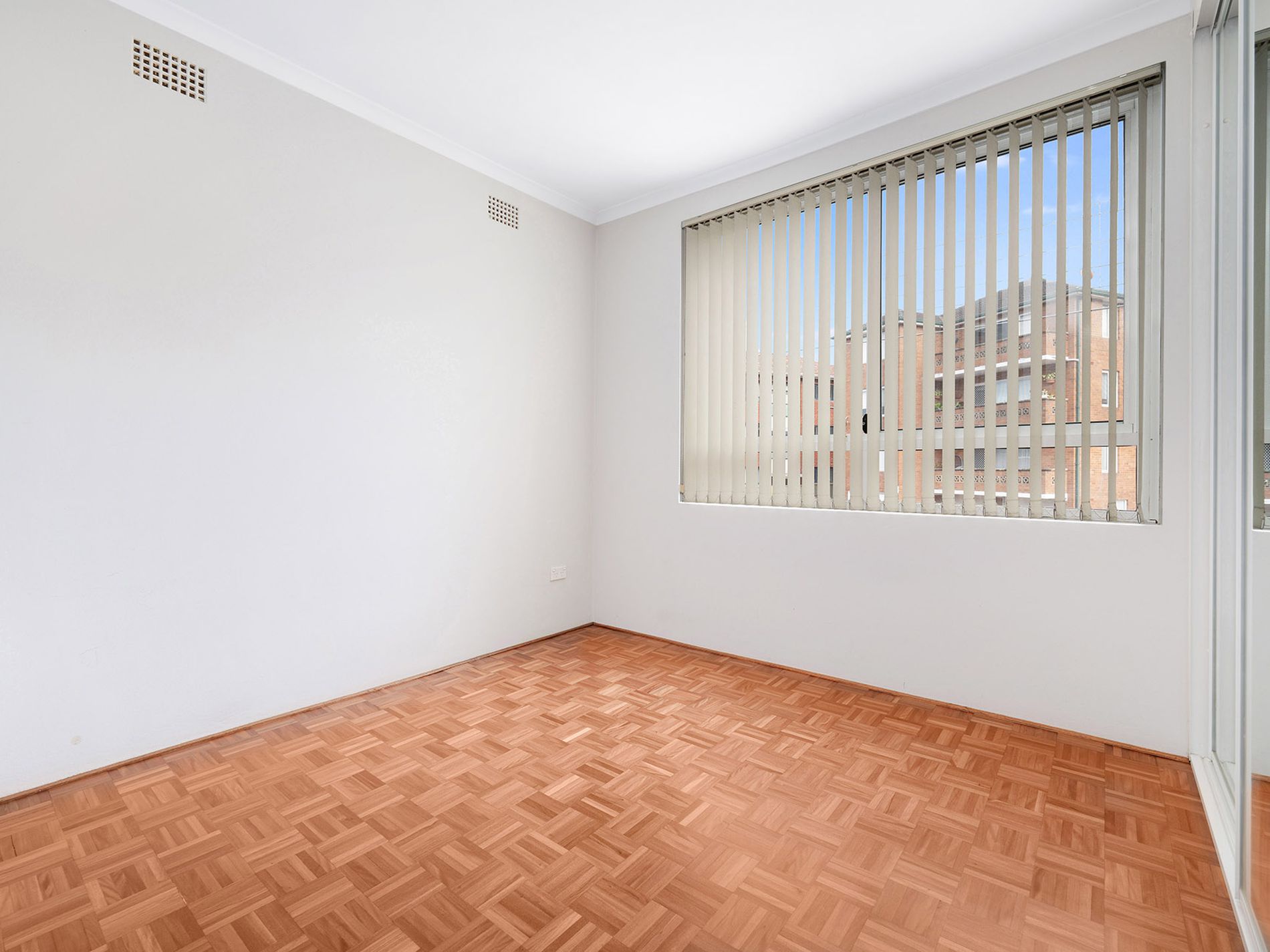 1 / 2 Brittain Crescent, Hillsdale