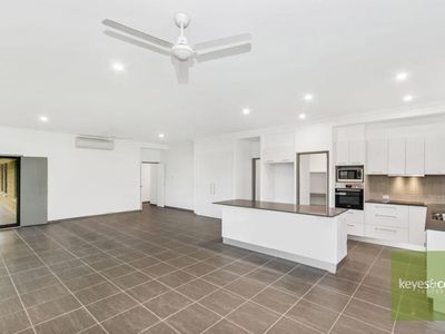 86 Crystal Crescent, Alice River