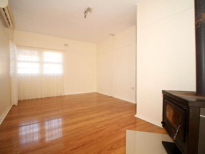 10 Alamein Walk, West Bathurst