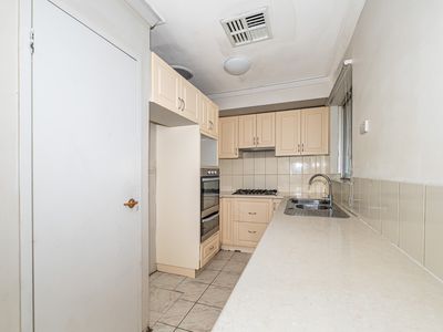 8 Leone Street, Thornlie