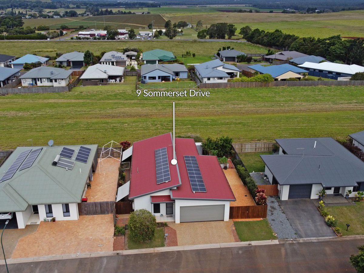9 Sommerset Drive, Atherton