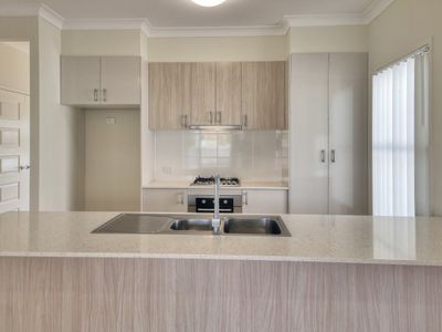 39 Foreshore Drive, Springfield Lakes