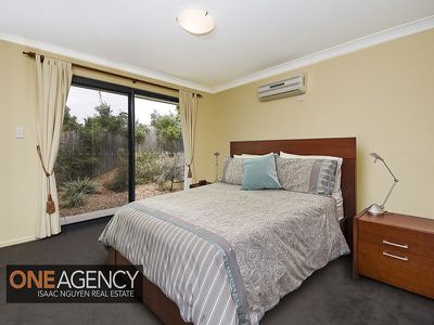 9 Admiral Cres, Springfield Lakes
