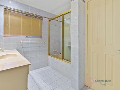 7 Catherine Close, Bentley Park
