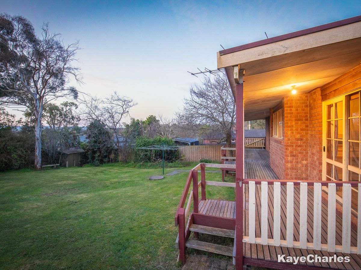 63 Beaconsfield-Emerald Road, Beaconsfield Upper