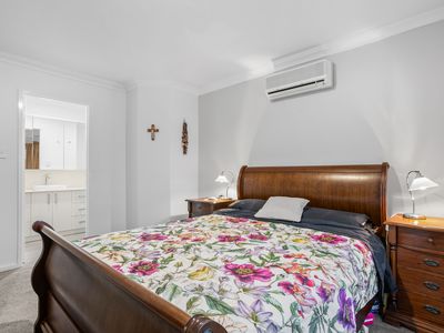 5 Mauldon Mews, Winthrop