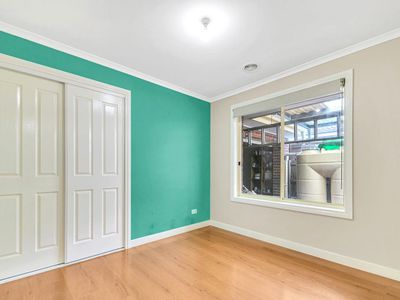 4 Finchley Park Crescent, Tarneit