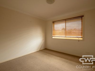 8B Urandangie Street, Guyra