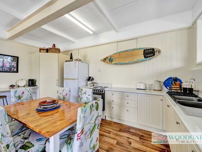 104 Esplanade, Woodgate
