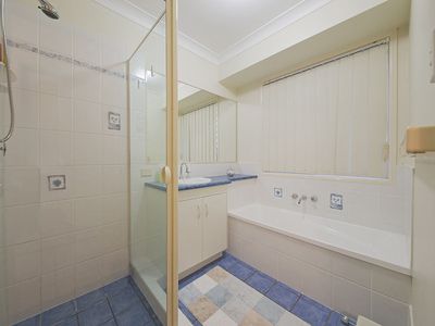 8 Macchion Cl, Wakerley