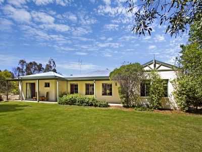 4 Fryers Road, Chewton