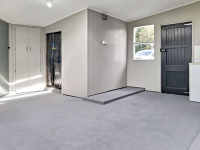 15 Sinclair Avenue, Nightcaps