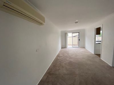 8 Cayley Place, Horningsea Park