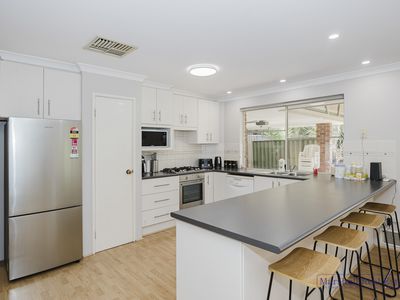 44 Stradbroke Gardens, Ridgewood