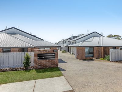 7 / 319a Bridge Street, Newtown