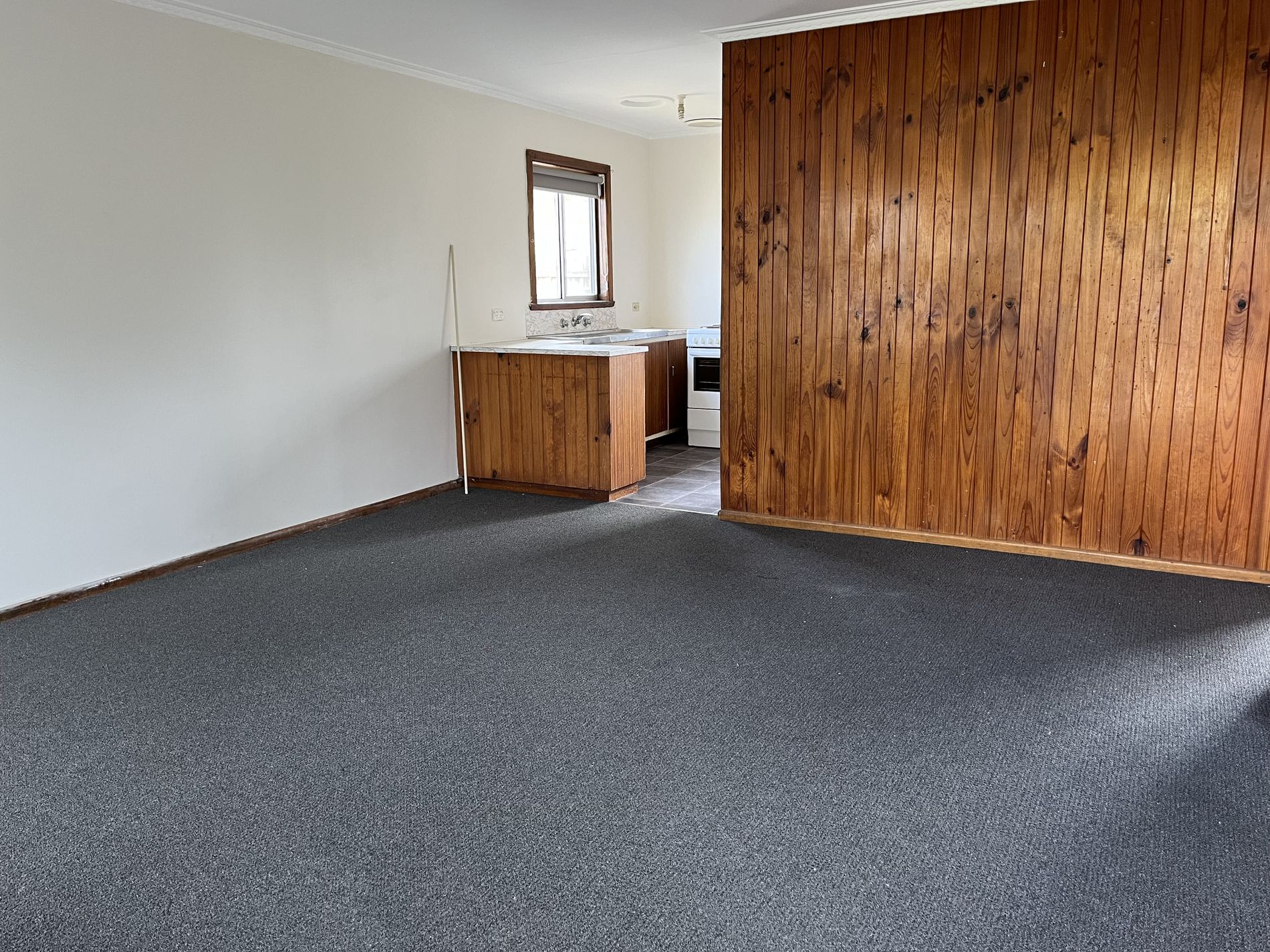 3 / 6 Portarlington Road, Newcomb