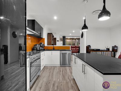 6 Baxter Close, Huntingdale