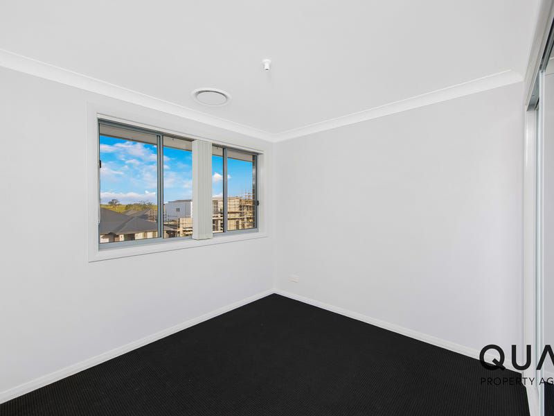 225 Village Circuit, Gregory Hills