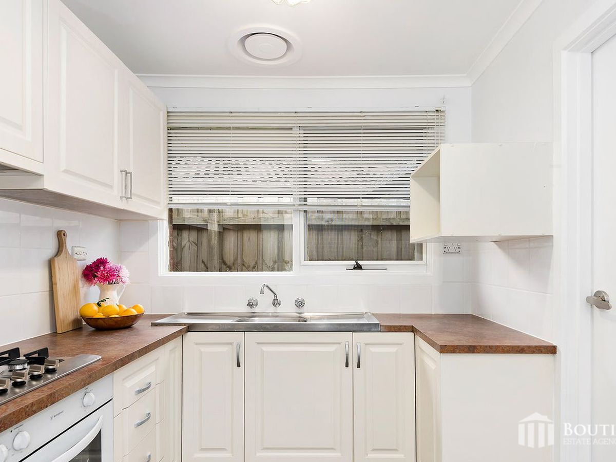 7 Eton Court, Dandenong