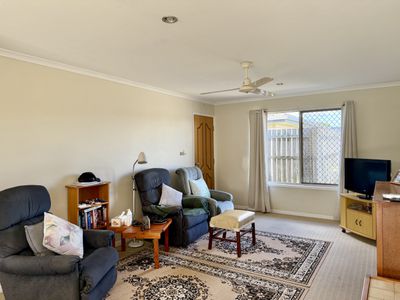 2 / 107 Nissen Street, Urraween
