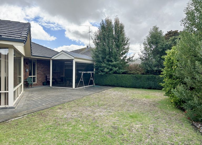 8 Greenway Place, Mount Gambier