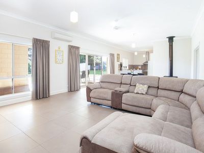 22 Railway Terrace East, Tantanoola