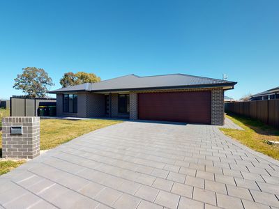 23 Peel Place, Dubbo