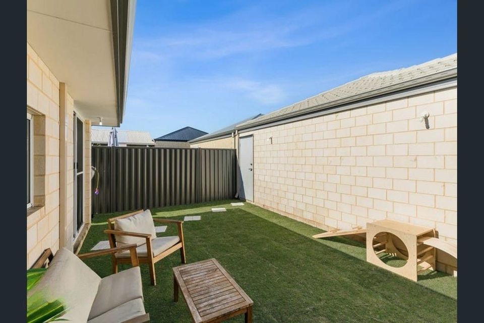 24 Nyilla Approach, Baldivis