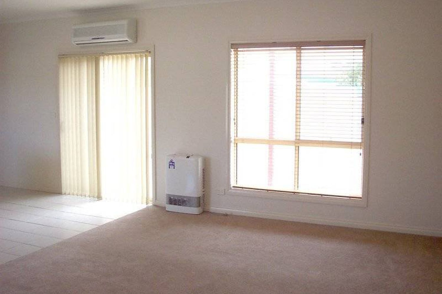 1-3 McNeil Close, Horsham