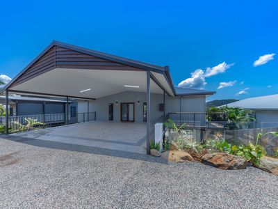 22 Whitehaven Cres, Cannonvale